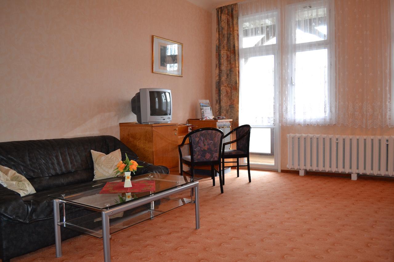 Hotel Weisser Hirsch Schwarzburg Habitación foto